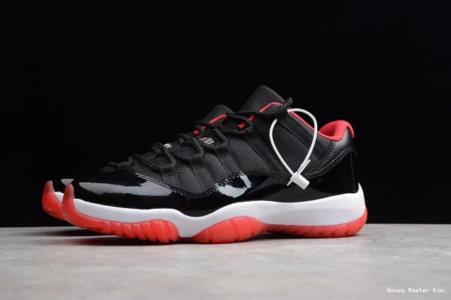 528895-012 Low Black  Red Retro 11 Air 
